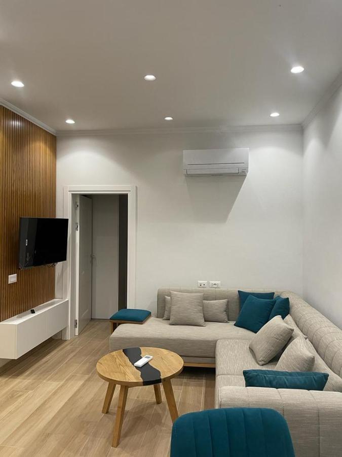 טיראנה City Center Apartment Kafe Flora מראה חיצוני תמונה