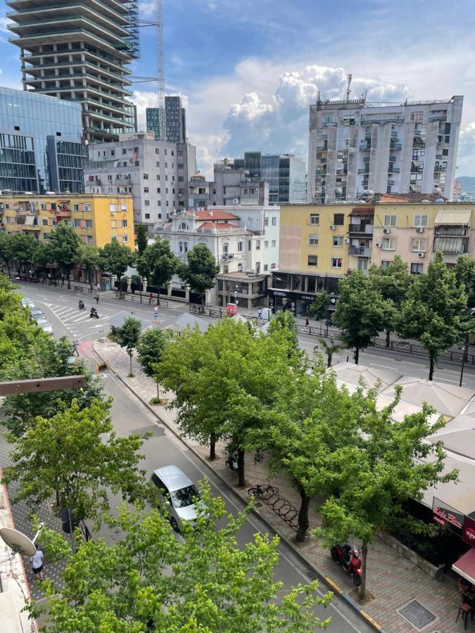 טיראנה City Center Apartment Kafe Flora מראה חיצוני תמונה