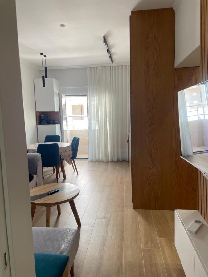 טיראנה City Center Apartment Kafe Flora מראה חיצוני תמונה