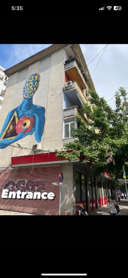 טיראנה City Center Apartment Kafe Flora מראה חיצוני תמונה