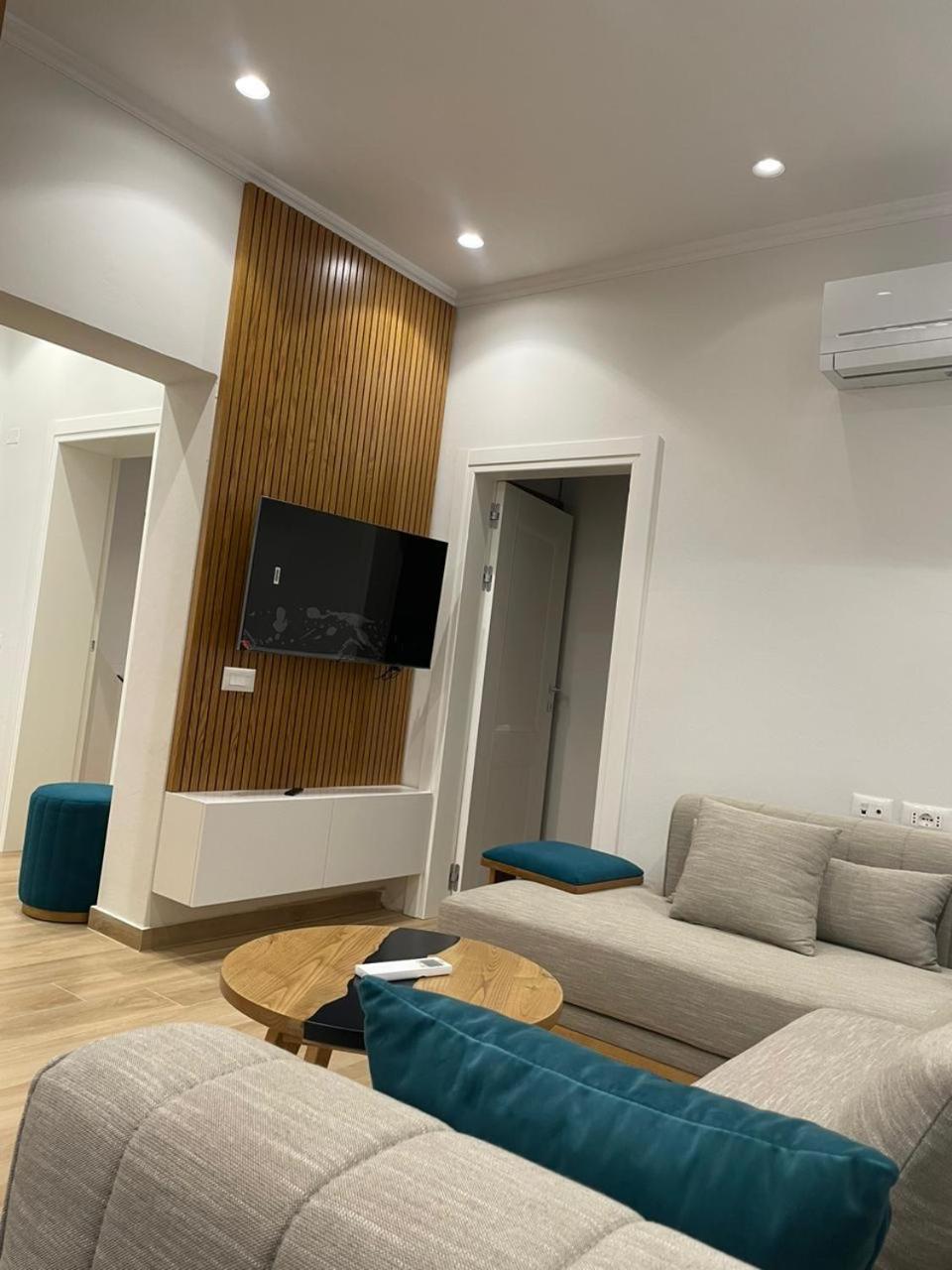 טיראנה City Center Apartment Kafe Flora מראה חיצוני תמונה